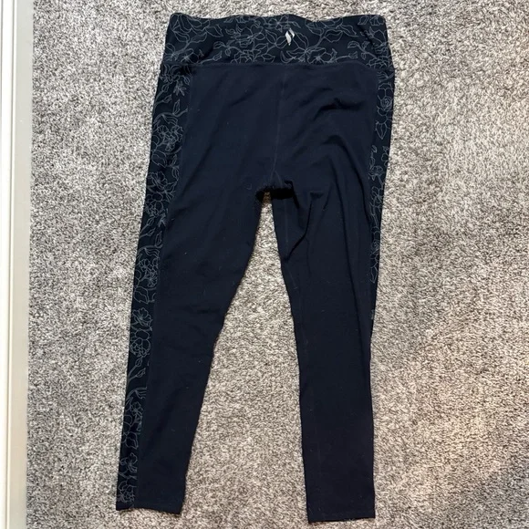 Skechers Black Leggings with Gray Floral Design size XL - Picture 4 of 4